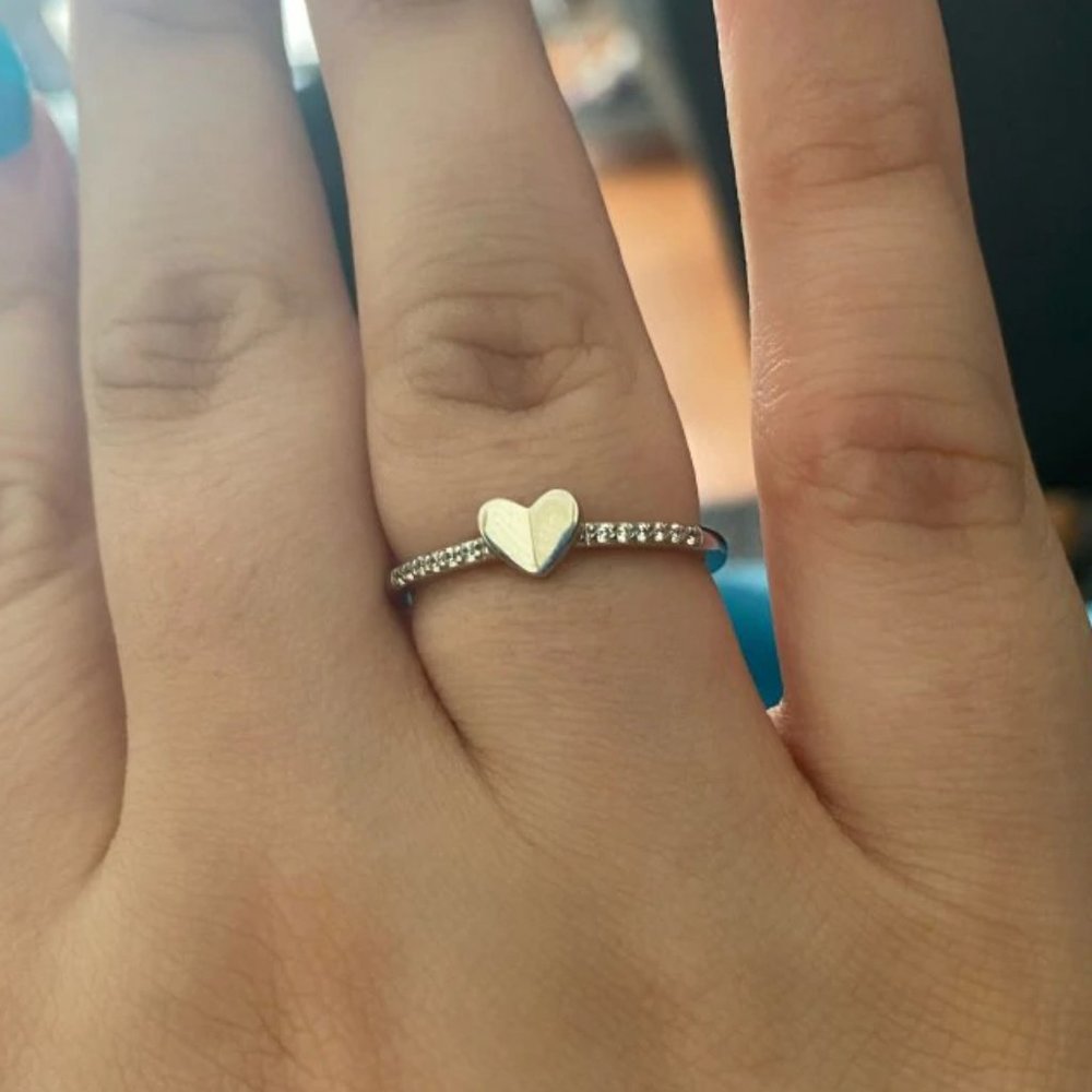 Beautiful Sterling Silver Heart Ring - Picture 3 of 3